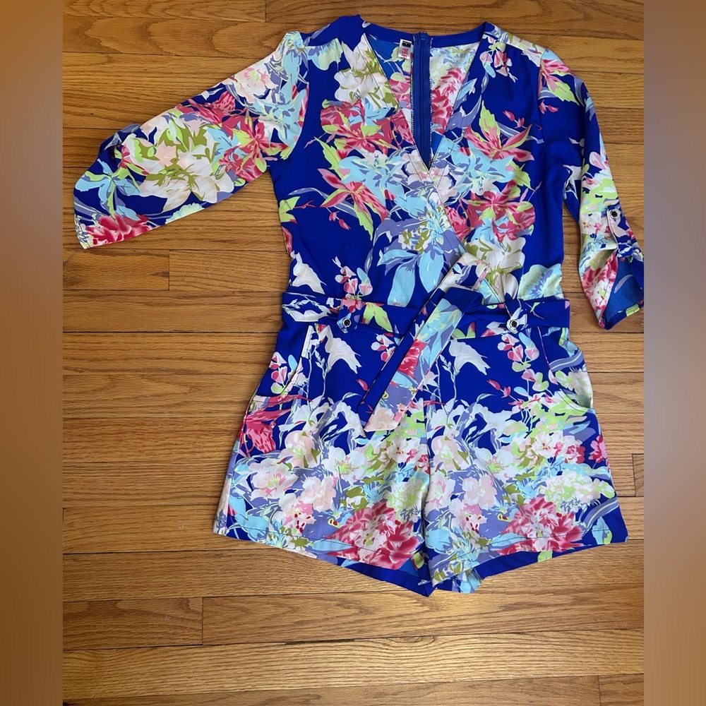 Persun Floral Blue Tie Front, V Neck Romper/Jumpsuit